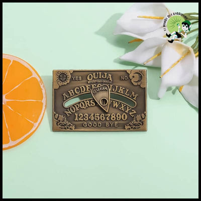 Ouija Board Enamel Pin Divination - Unique - Kits d’initiation à la divination